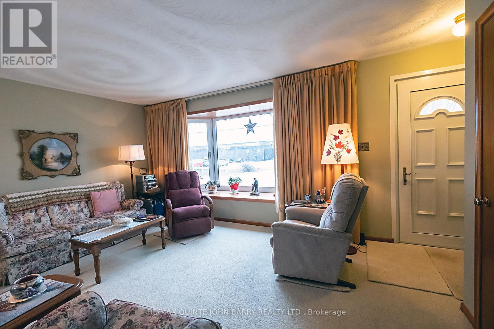 247 West Street, Quinte West, Ontario  K8V 2N2 - Photo 6 - X12928238