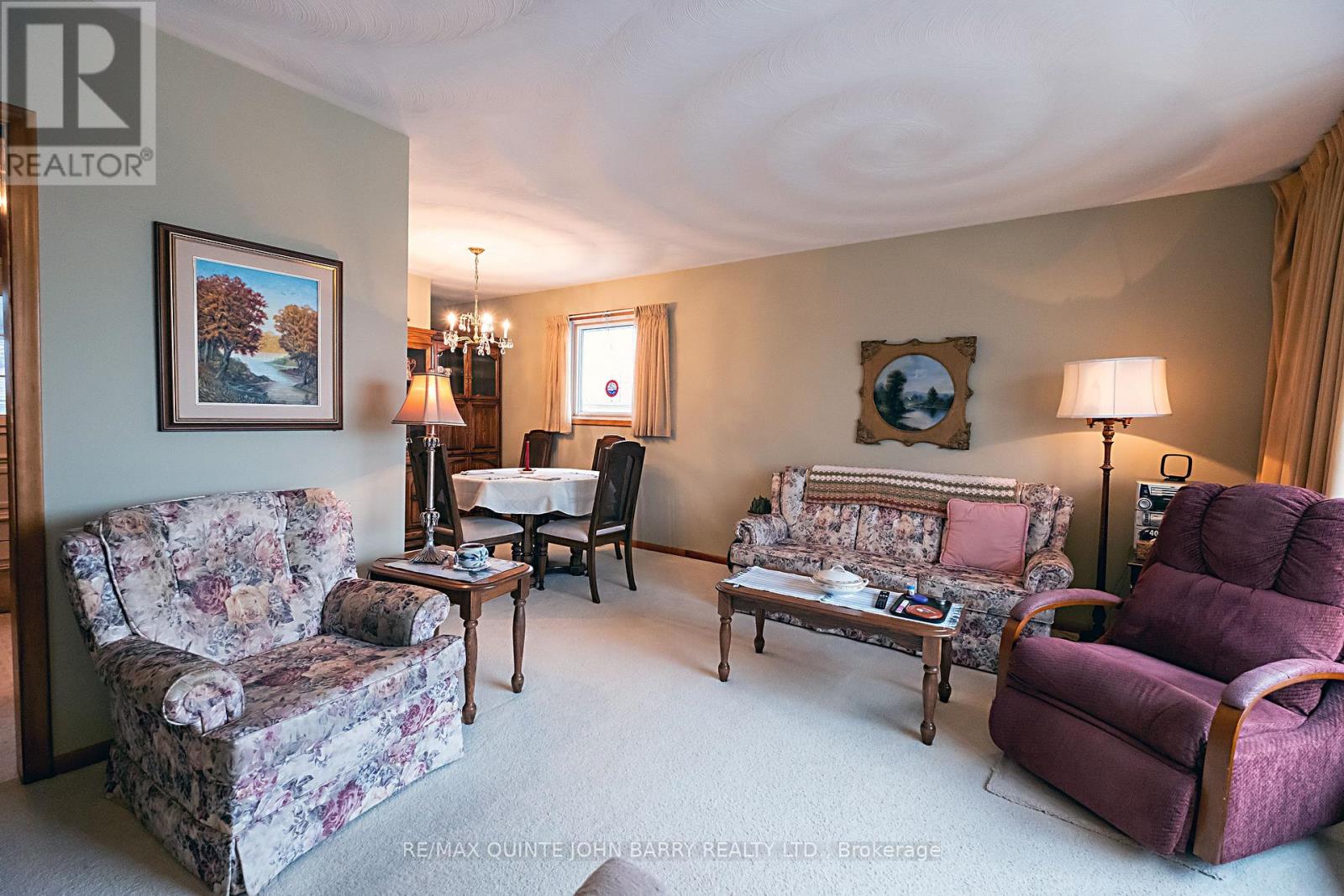 247 West Street, Quinte West, Ontario  K8V 2N2 - Photo 8 - X12928238