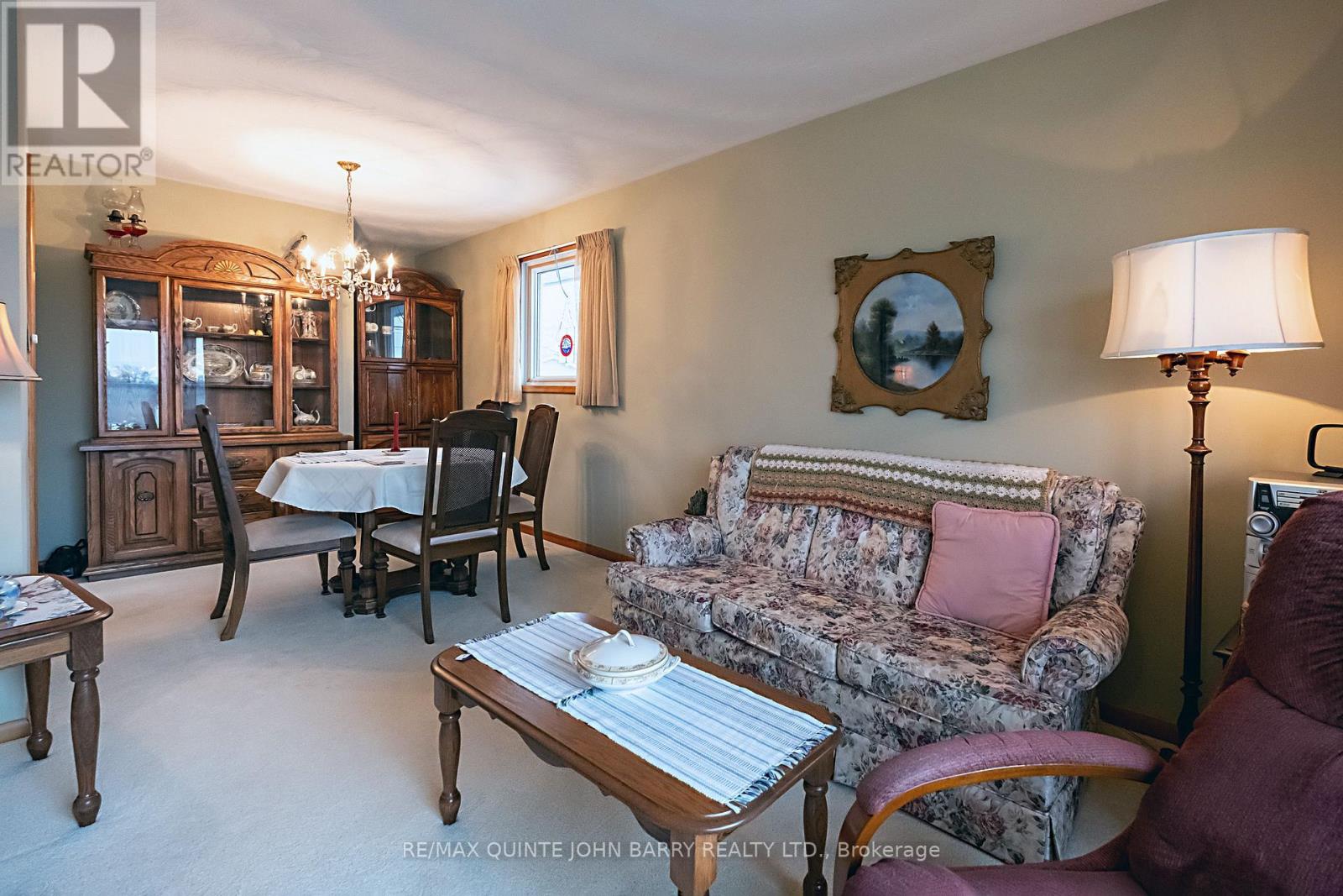 247 West Street, Quinte West, Ontario  K8V 2N2 - Photo 9 - X12928238