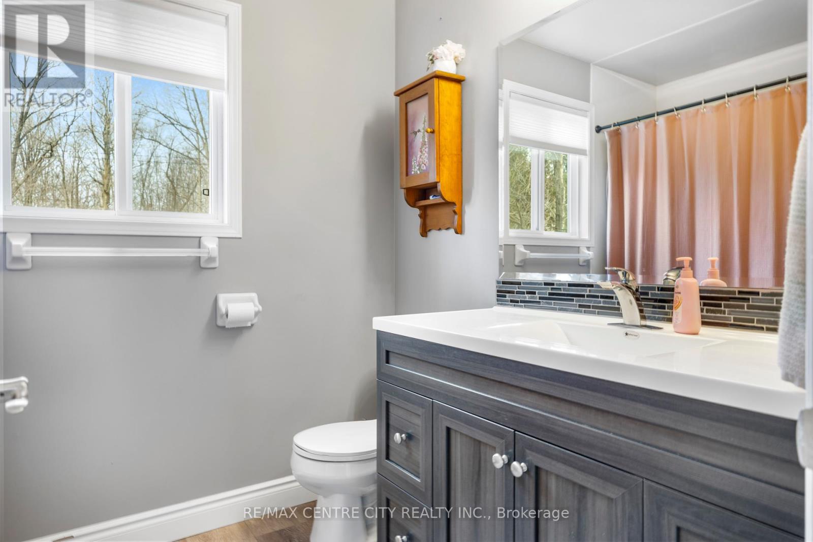 Photo 13 of 28 for 2623 Avon Drive