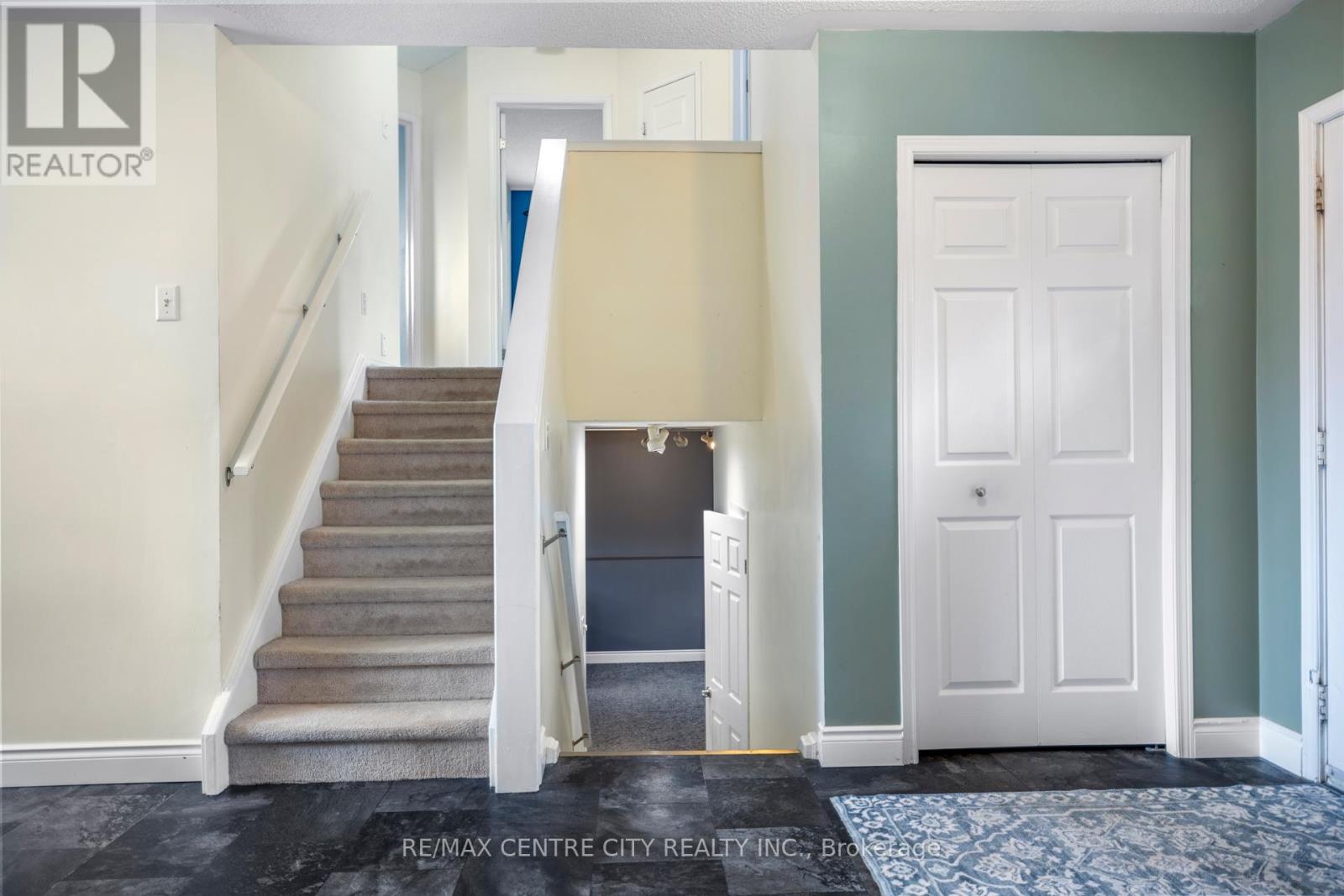 Photo 9 of 28 for 2623 Avon Drive