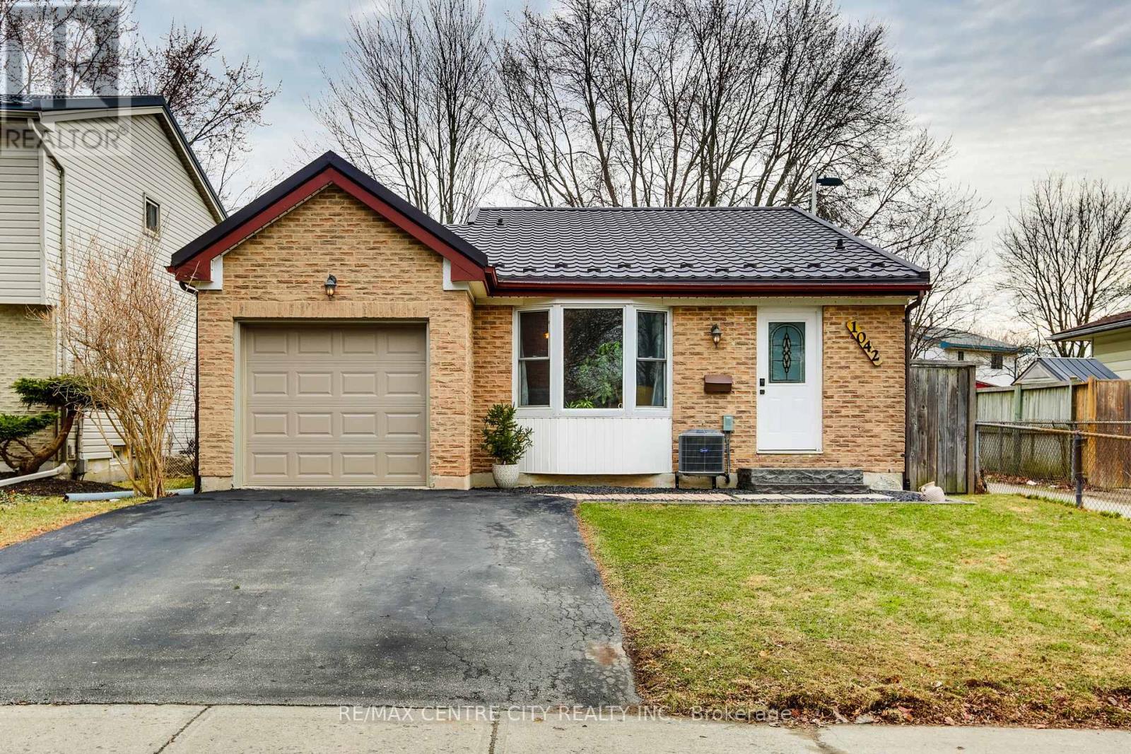 1042 JALNA BOULEVARD, London South, Ontario