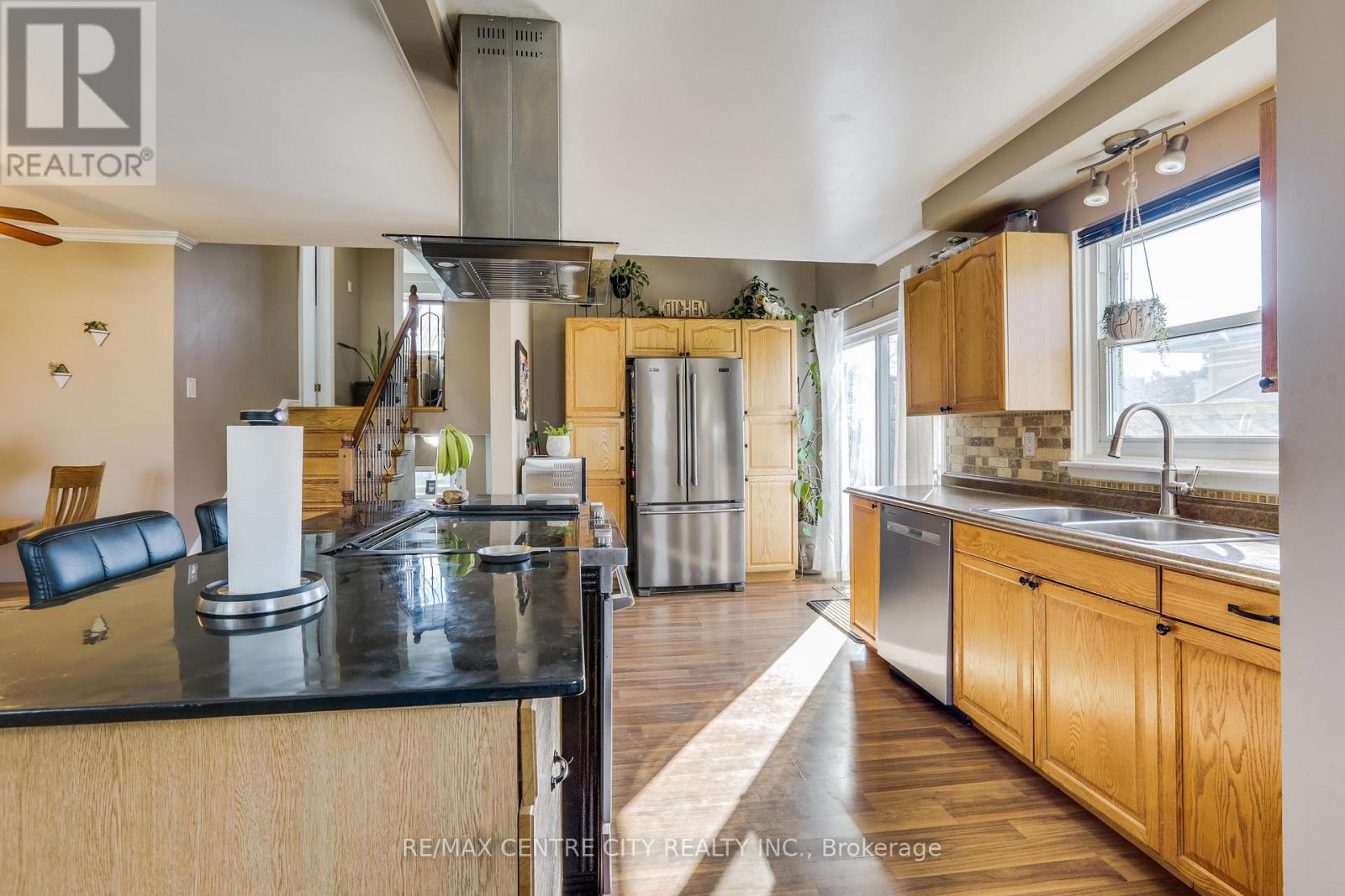 1042 Jalna Boulevard, London South, Ontario  N6E 2M1 - Photo 11 - X12928094