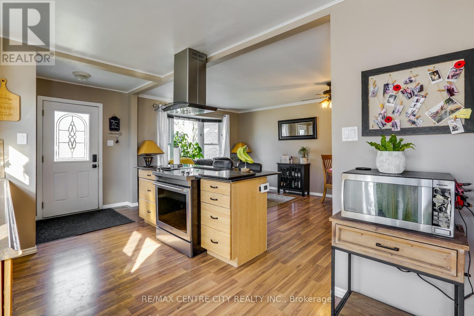 1042 Jalna Boulevard, London South, Ontario  N6E 2M1 - Photo 12 - X12928094