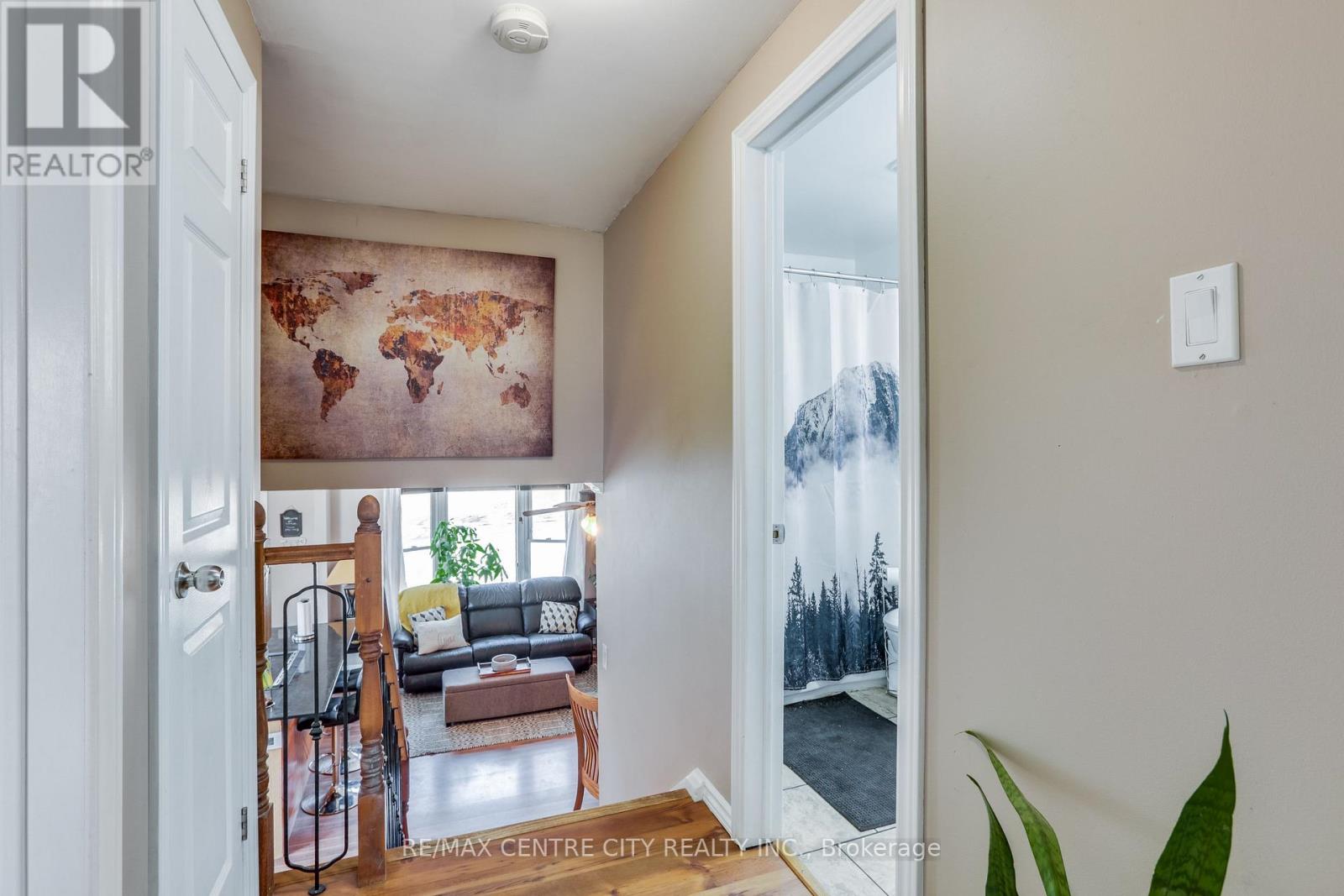 1042 Jalna Boulevard, London South, Ontario  N6E 2M1 - Photo 15 - X12928094