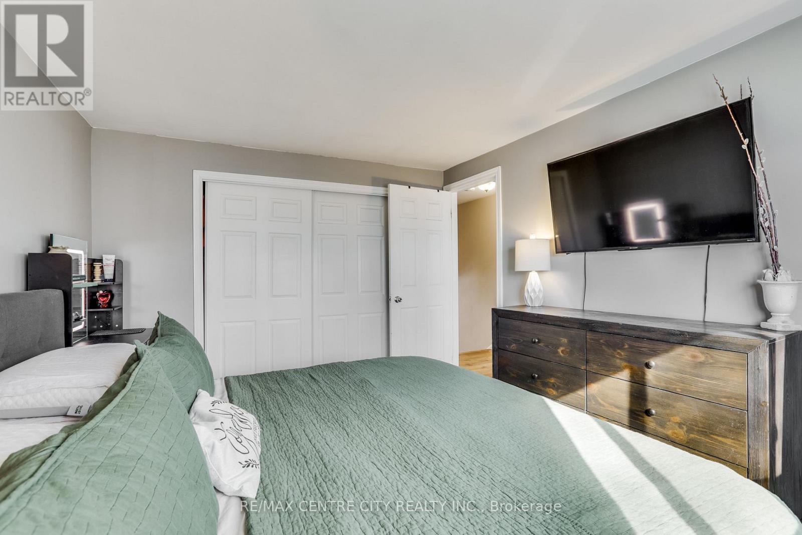 1042 Jalna Boulevard, London South, Ontario  N6E 2M1 - Photo 19 - X12928094