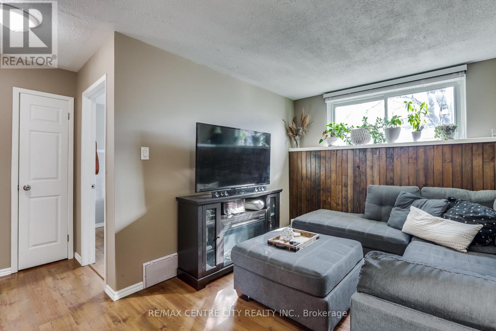 1042 Jalna Boulevard, London South, Ontario  N6E 2M1 - Photo 25 - X12928094