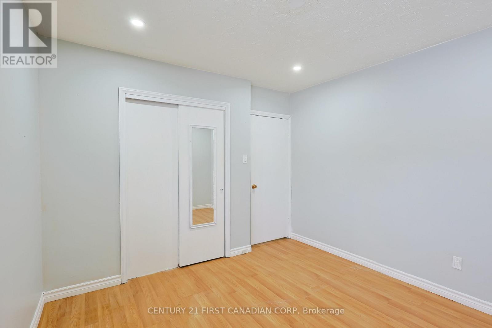 Upper - 65 Irving Place, London East, Ontario  N5V 2H6 - Photo 10 - X12928136