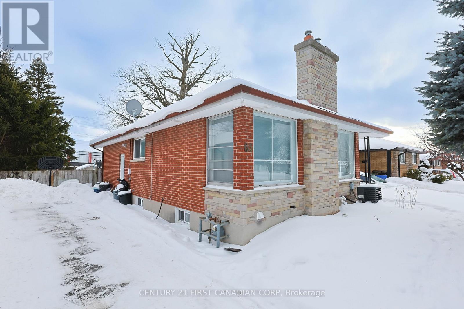 Upper - 65 Irving Place, London East, Ontario  N5V 2H6 - Photo 4 - X12928136