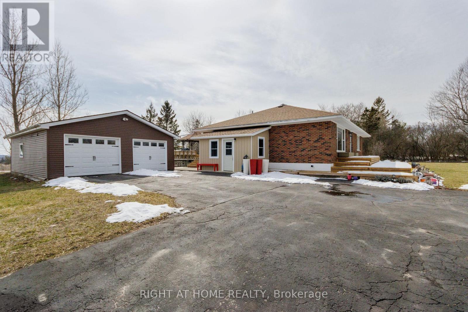 4088 Henderson Road, Frontenac, Ontario  K0H 1V0 - Photo 3 - X12928064