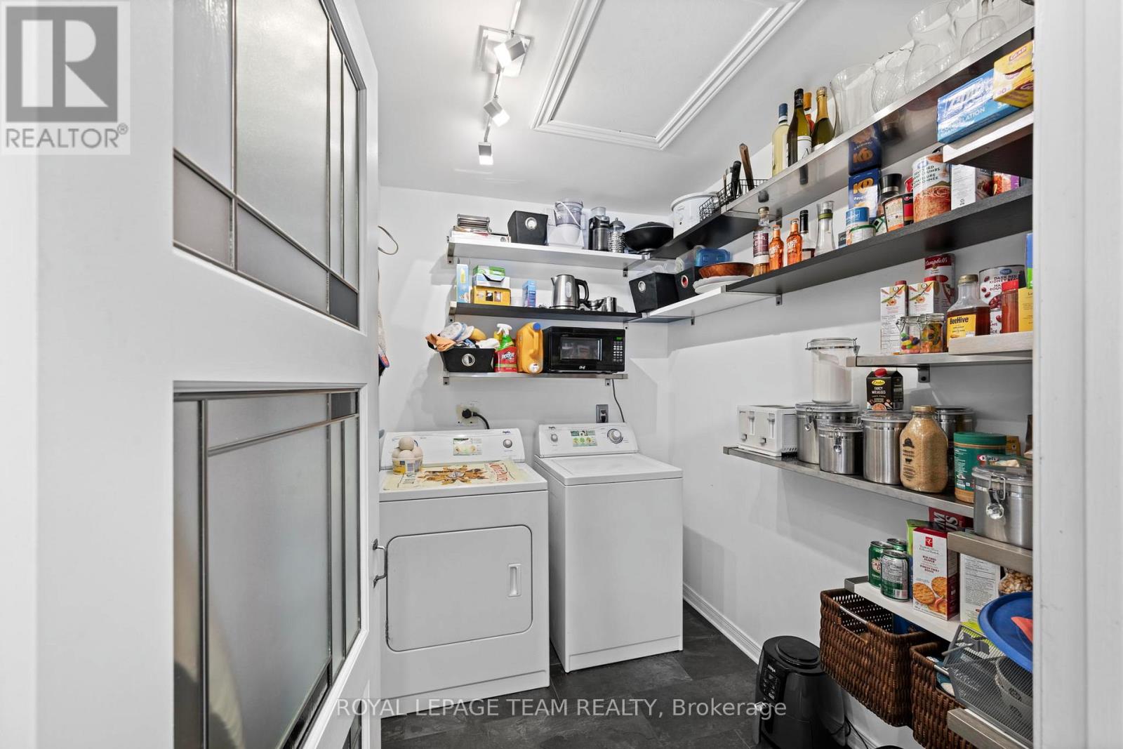 6 Kittansett Court, Ottawa, Ontario  K2S 1B9 - Photo 12 - X12928070