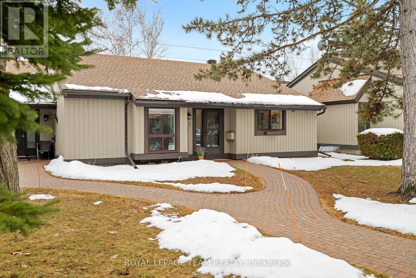 6 Kittansett Court, Ottawa, Ontario  K2S 1B9 - Photo 2 - X12928070