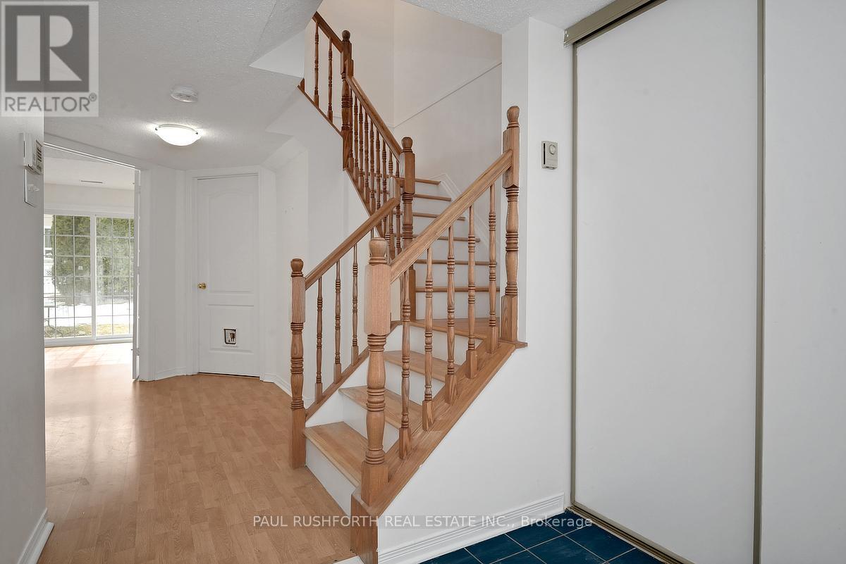 6138 Heritage Park Crescent, Ottawa, Ontario  K1C 7G5 - Photo 4 - X12928098