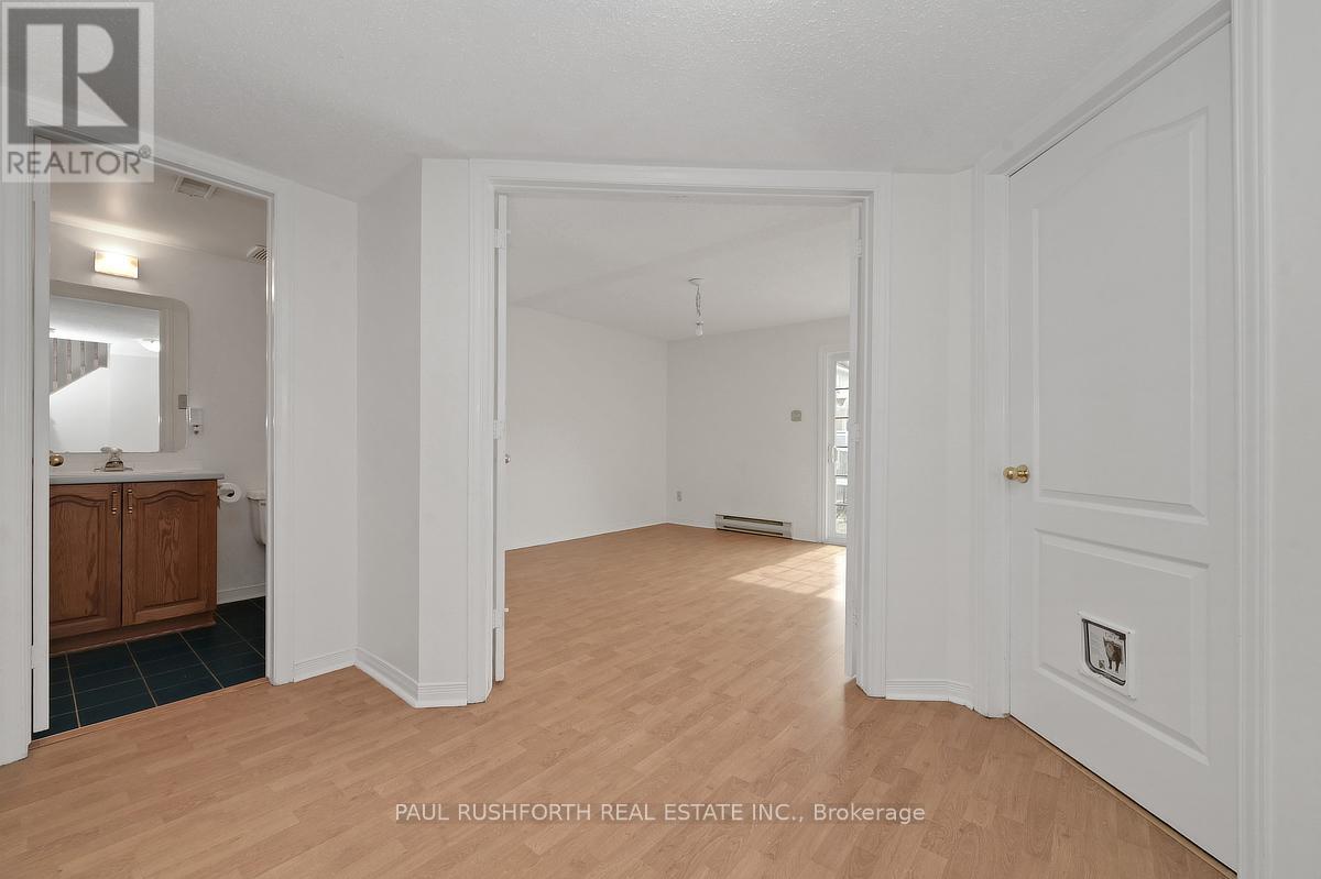 6138 Heritage Park Crescent, Ottawa, Ontario  K1C 7G5 - Photo 5 - X12928098