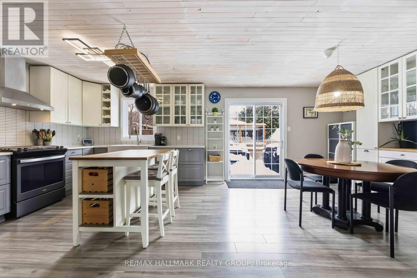 1091 Burgundy Lane, Ottawa, Ontario  K1C 2M9 - Photo 8 - X12928116