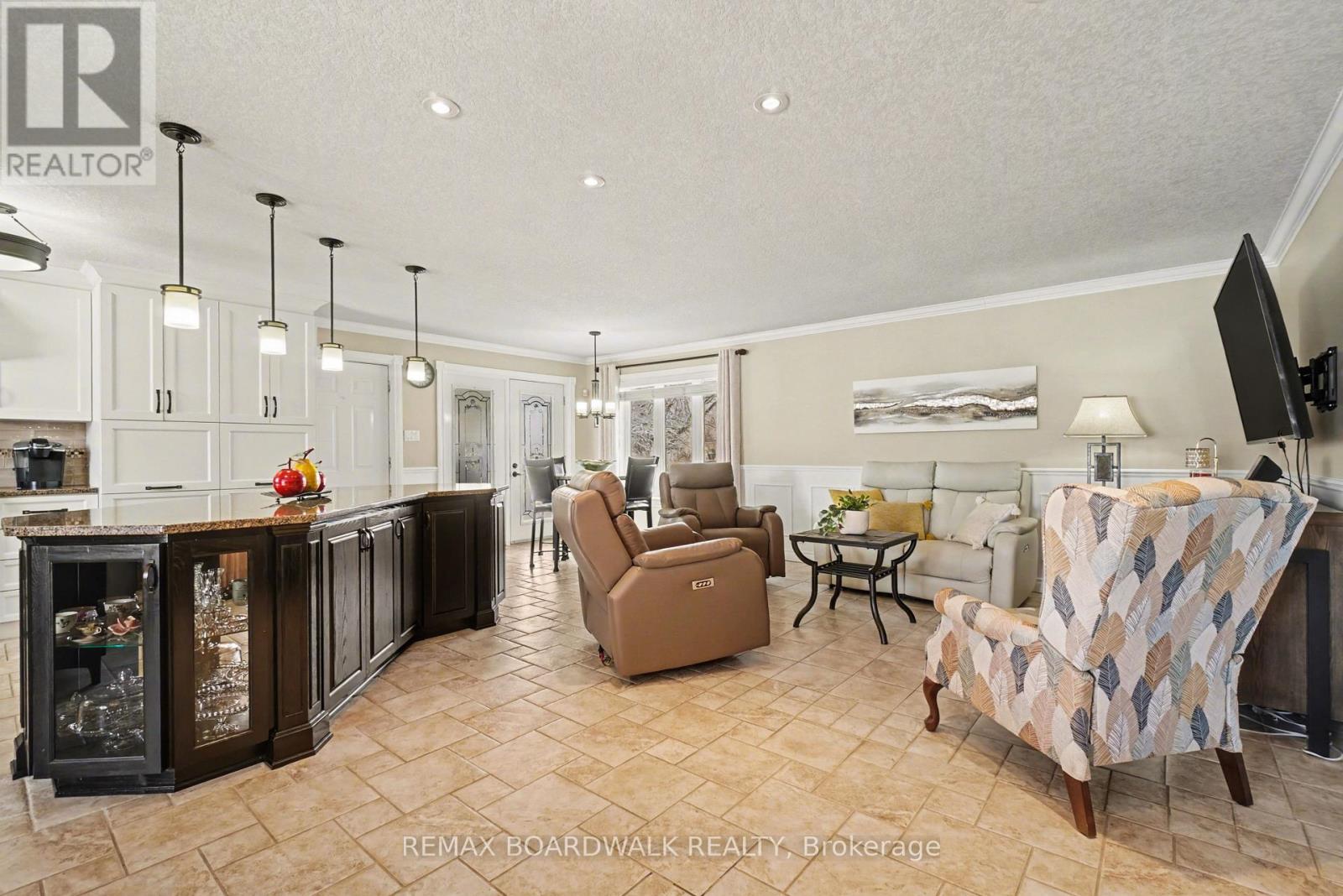 32 Faucher Boulevard, Casselman, Ontario  K0A 1M0 - Photo 9 - X12928174