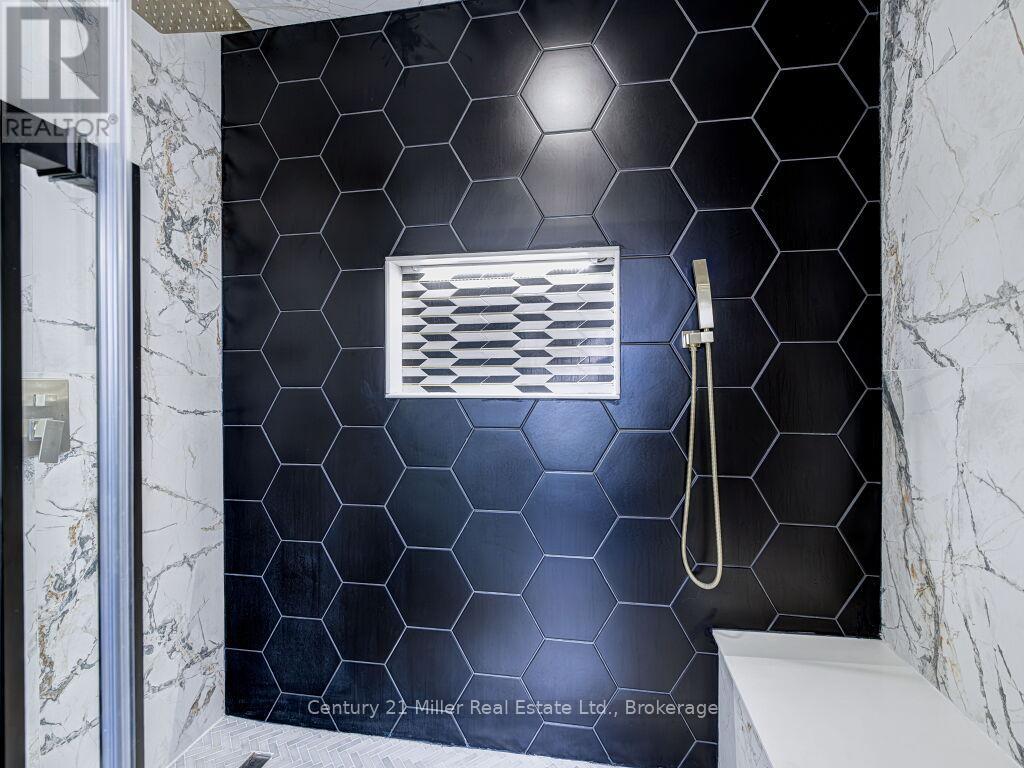 2094 Redstone Crescent, Oakville, Ontario  L6M 5B1 - Photo 24 - W12928182