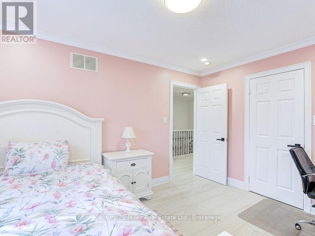 2094 Redstone Crescent, Oakville, Ontario  L6M 5B1 - Photo 30 - W12928182