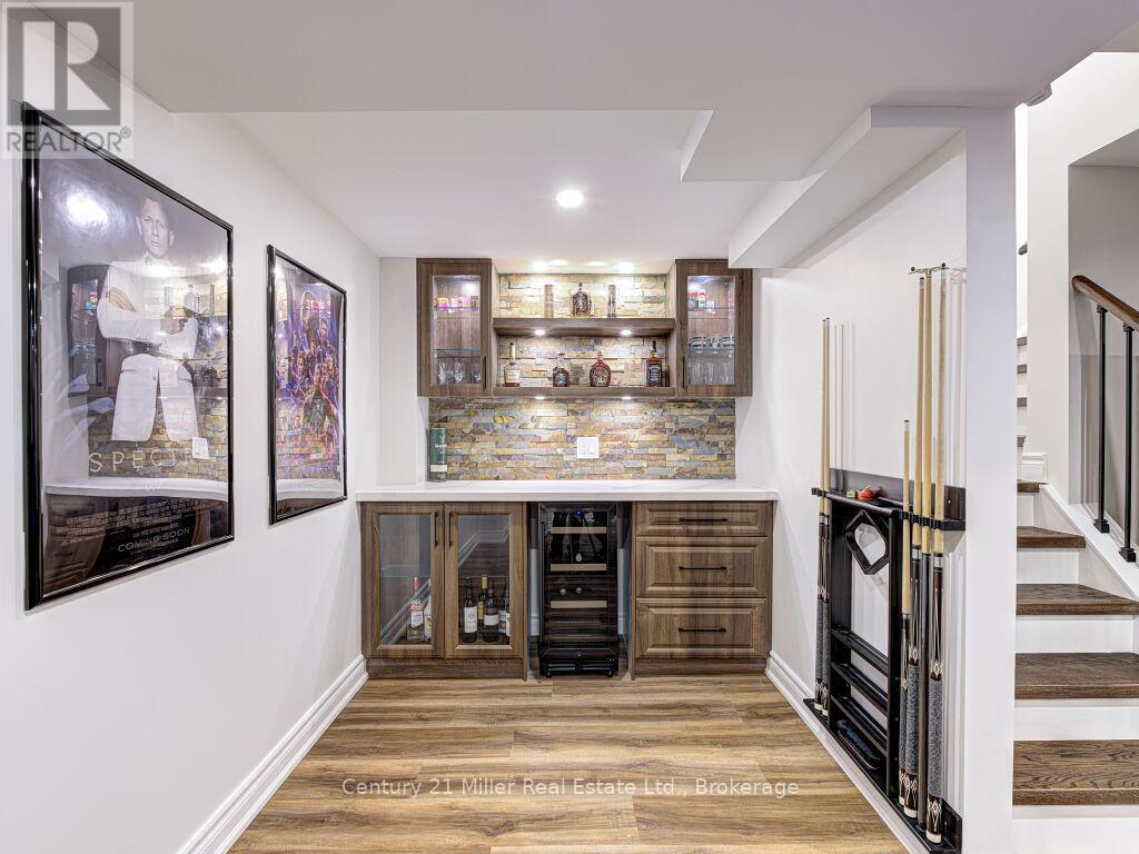 2094 Redstone Crescent, Oakville, Ontario  L6M 5B1 - Photo 33 - W12928182