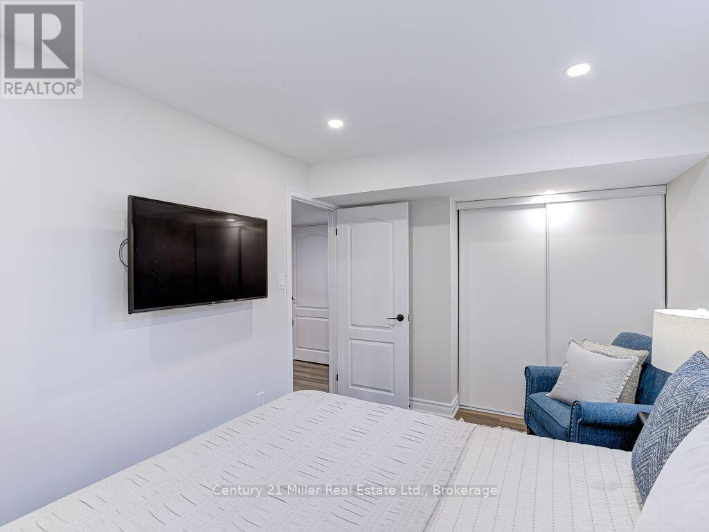 2094 Redstone Crescent, Oakville, Ontario  L6M 5B1 - Photo 37 - W12928182