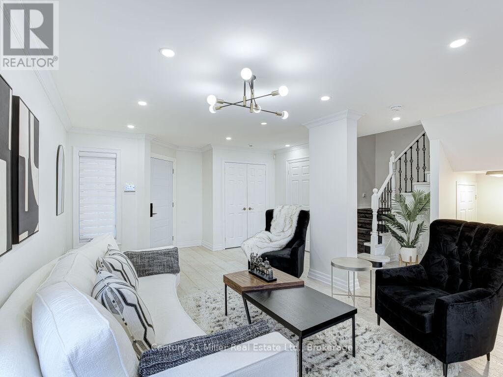 2094 Redstone Crescent, Oakville, Ontario  L6M 5B1 - Photo 6 - W12928182