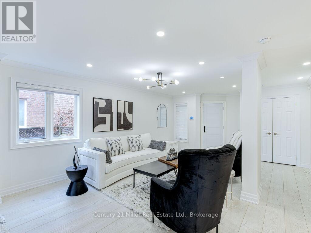 2094 Redstone Crescent, Oakville, Ontario  L6M 5B1 - Photo 7 - W12928182