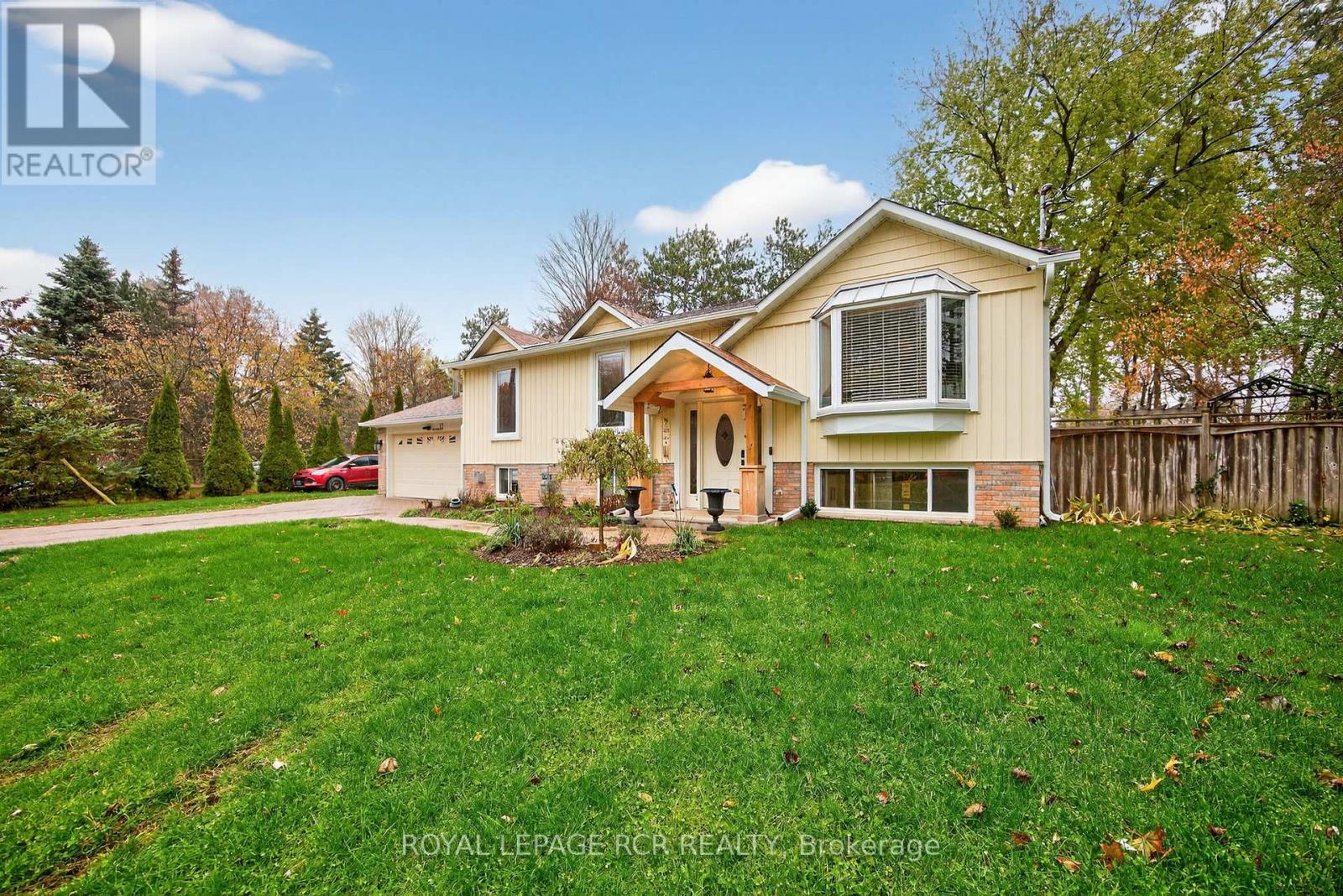 17 Pine Park Boulevard, Adjala-Tosorontio, Ontario  L0M 1J0 - Photo 3 - N12875582