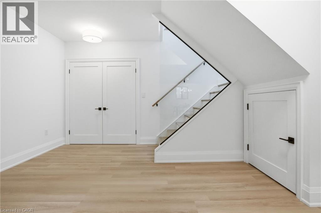 136 Rockcliffe Road, Waterdown, Ontario  L9H 7H3 - Photo 42 - 40815494