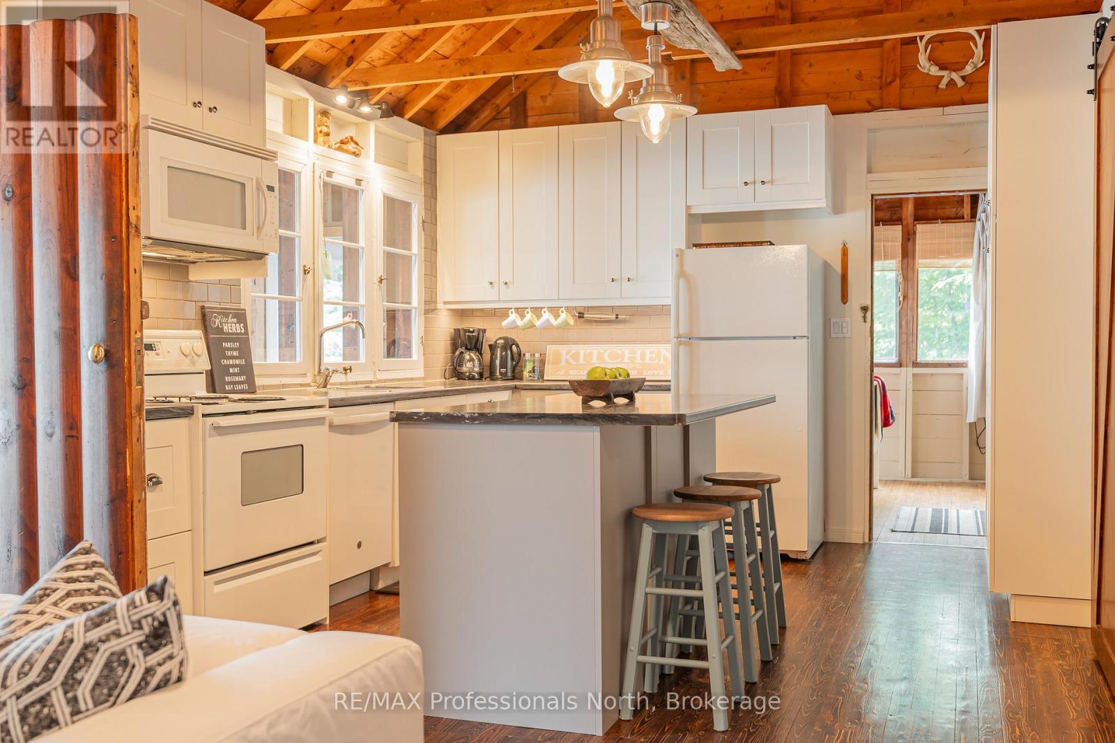 1030 Schaefer's Road, Minden Hills (Lutterworth), Ontario  K0M 2K0 - Photo 11 - X12928078