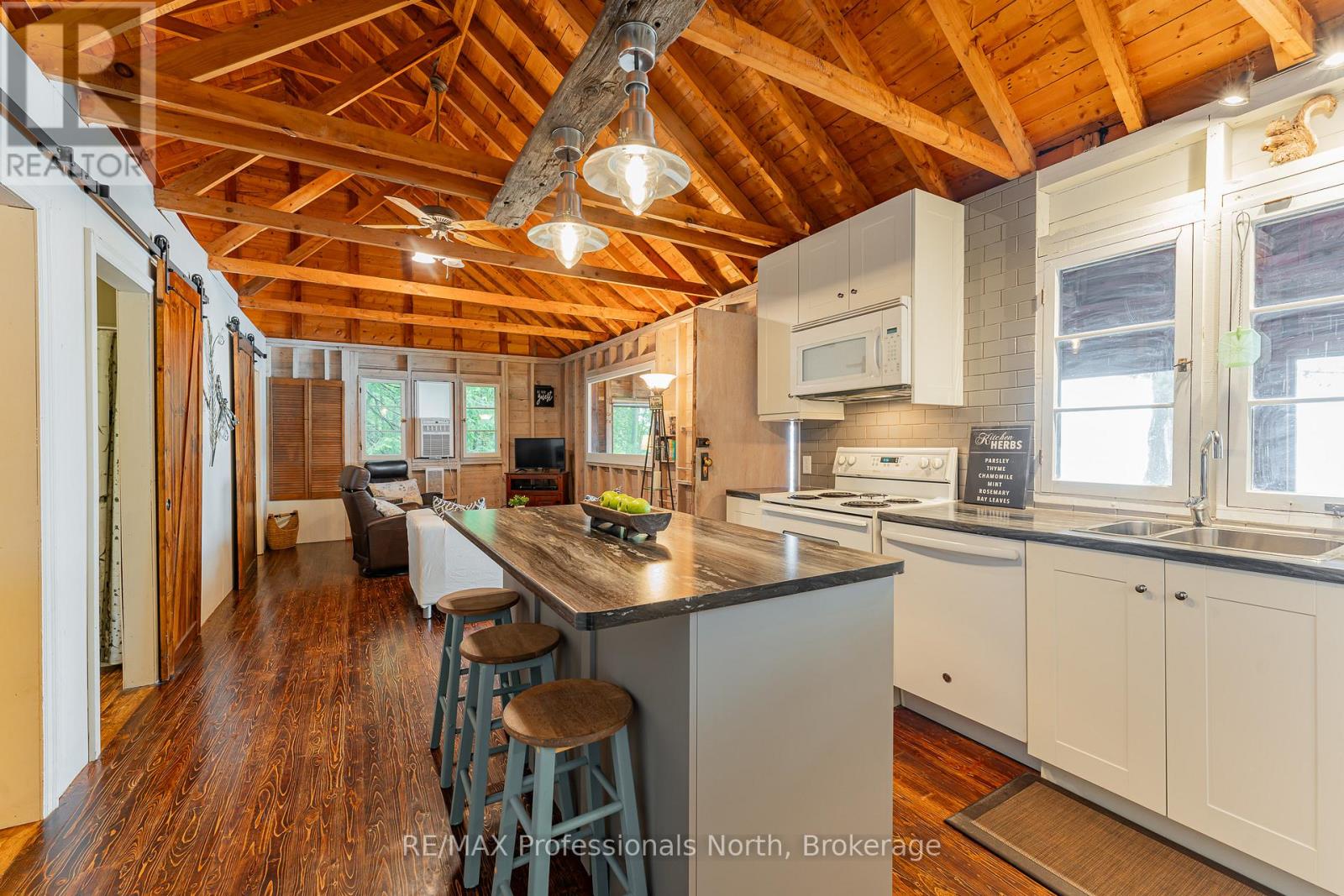 1030 Schaefer's Road, Minden Hills (Lutterworth), Ontario  K0M 2K0 - Photo 14 - X12928078