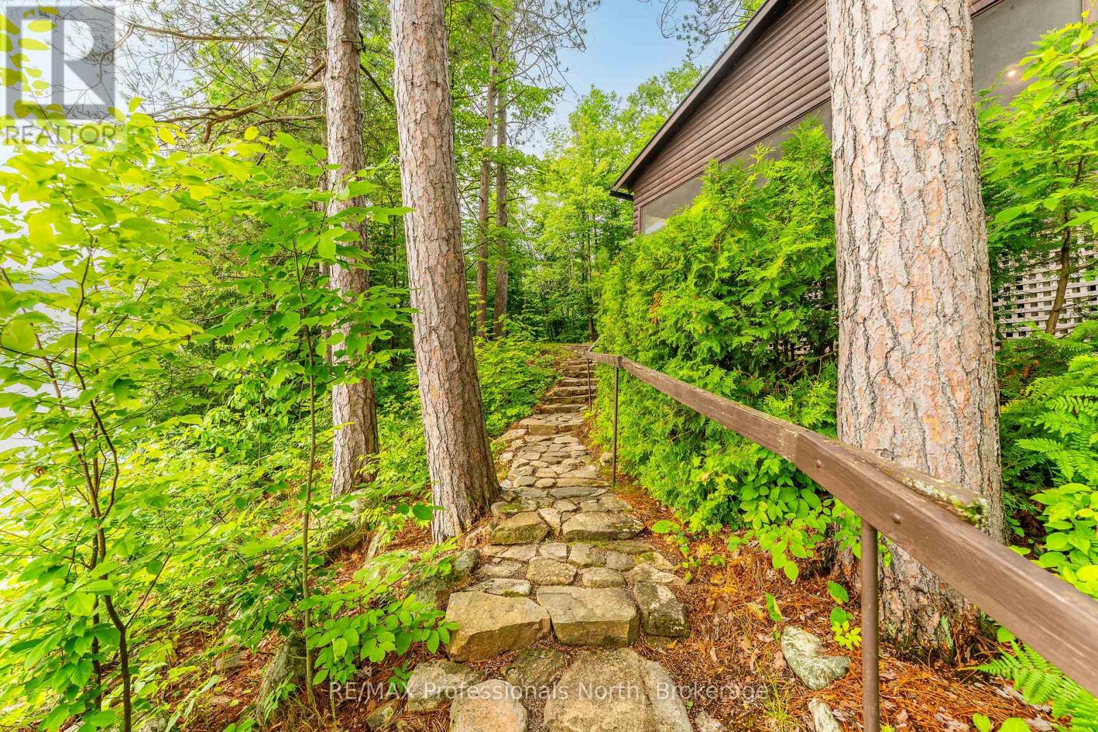 1030 Schaefer's Road, Minden Hills (Lutterworth), Ontario  K0M 2K0 - Photo 38 - X12928078