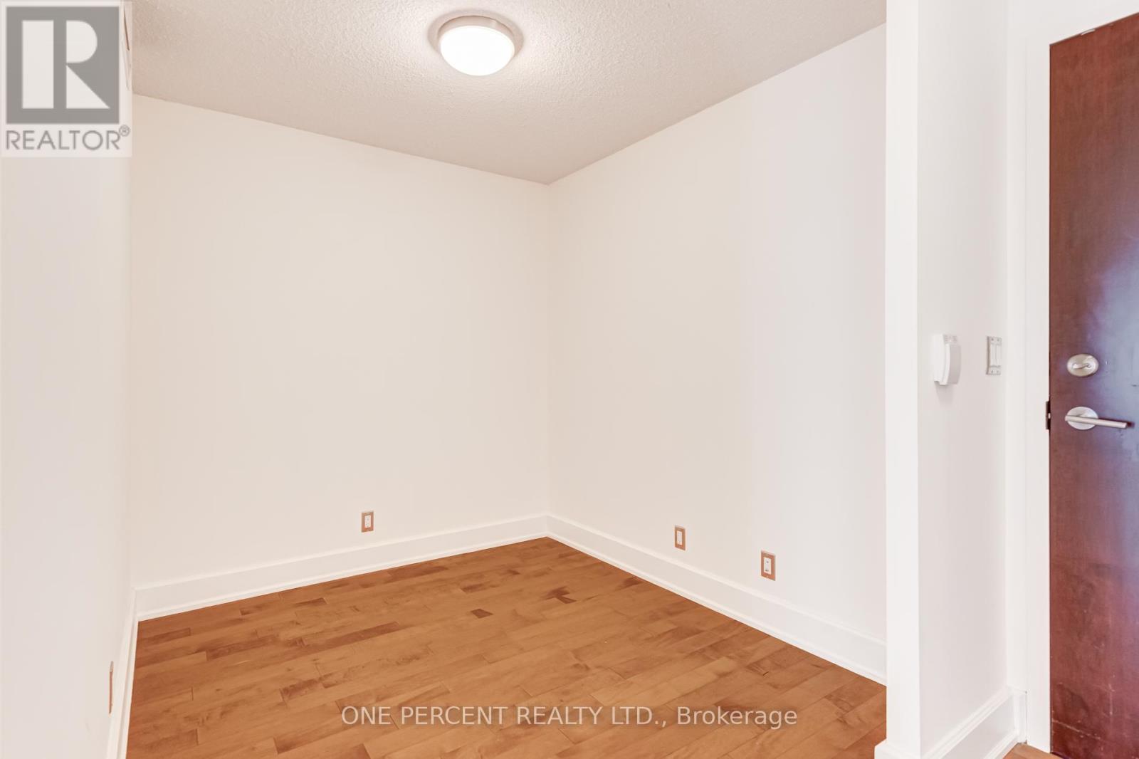 410 - 676 Sheppard Avenue E, Toronto, Ontario M2K 3E7 - Photo 15 - C12928088