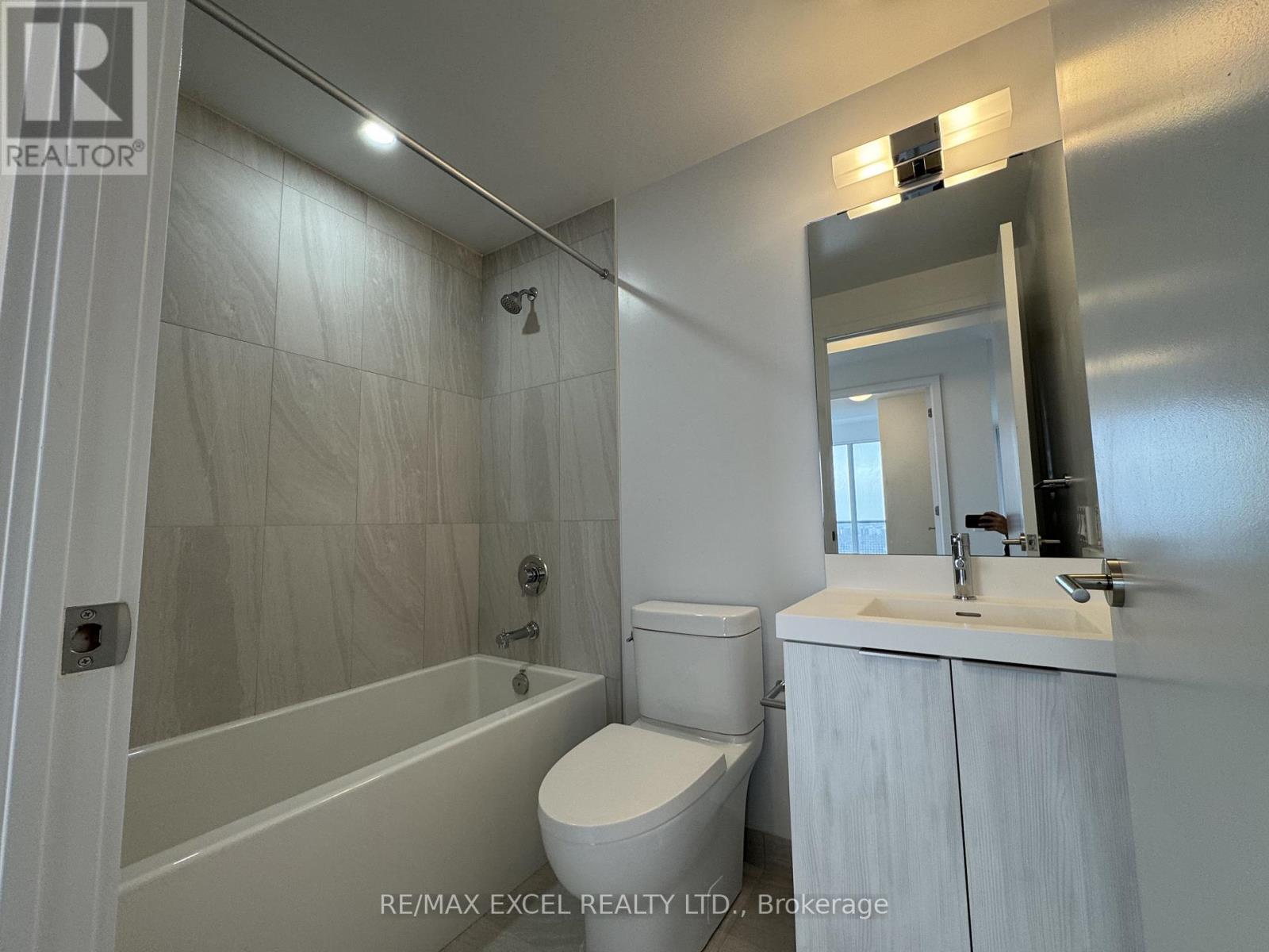 2405 - 5858 Yonge Street, Toronto, Ontario  M2M 0C6 - Photo 9 - C12928108