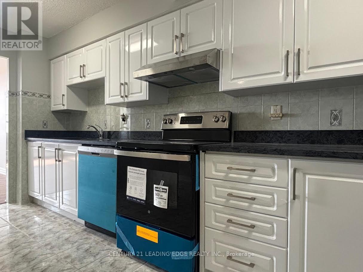 1105 - 45 Sunrise Avenue, Toronto, Ontario  M4A 2S3 - Photo 5 - C12928118