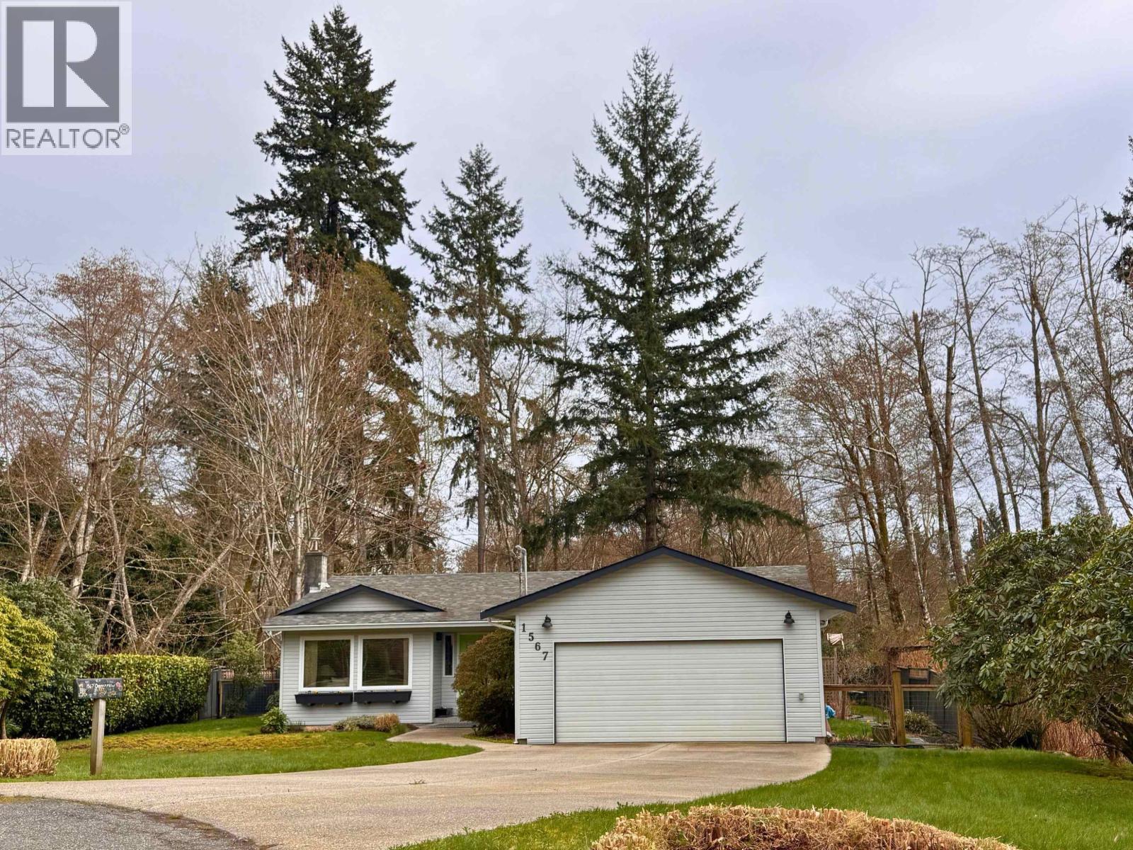 1567 OCEAN VIEW PLACE, Gibsons, British Columbia