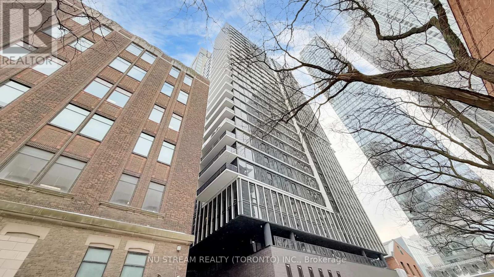 2011 - 771 Yonge Street, Toronto, Ontario  M4W 0B8 - Photo 2 - C12900222