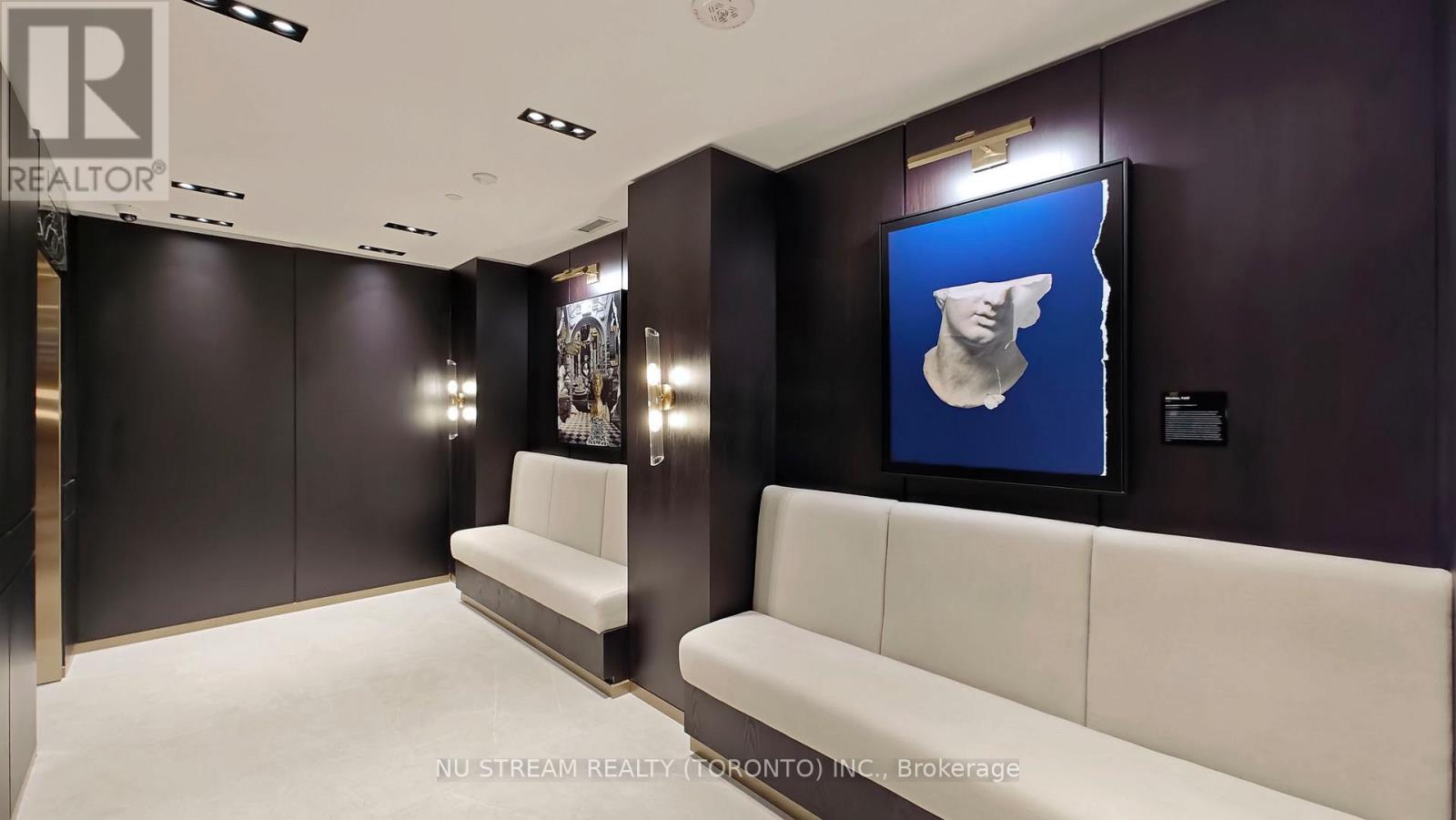 2011 - 771 Yonge Street, Toronto, Ontario  M4W 0B8 - Photo 8 - C12900222