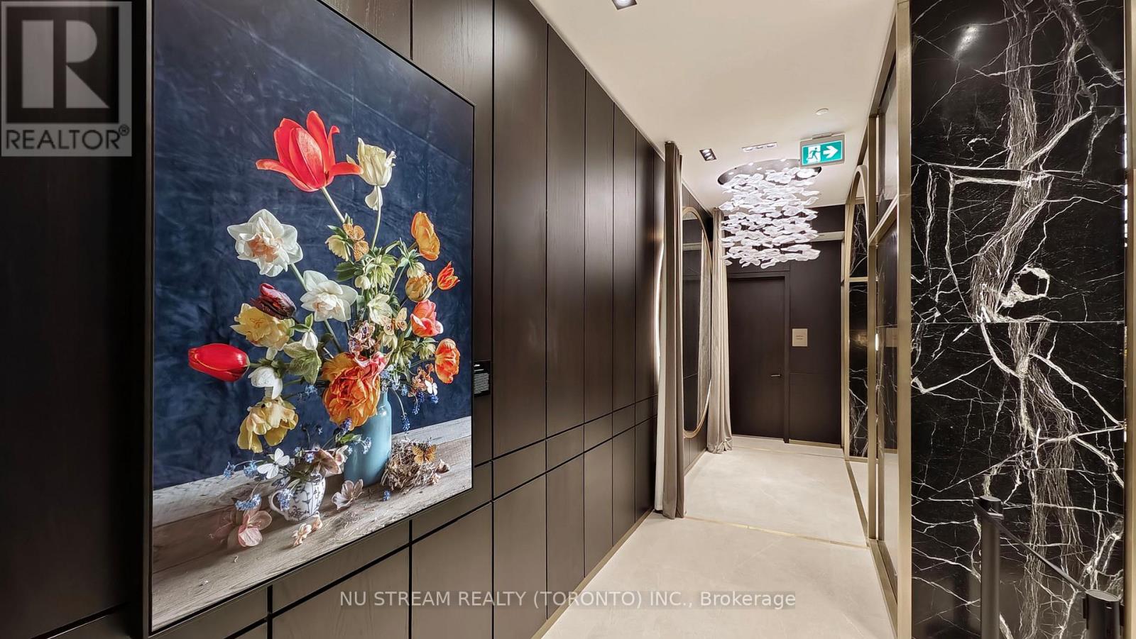 2011 - 771 Yonge Street, Toronto, Ontario  M4W 0B8 - Photo 7 - C12900222