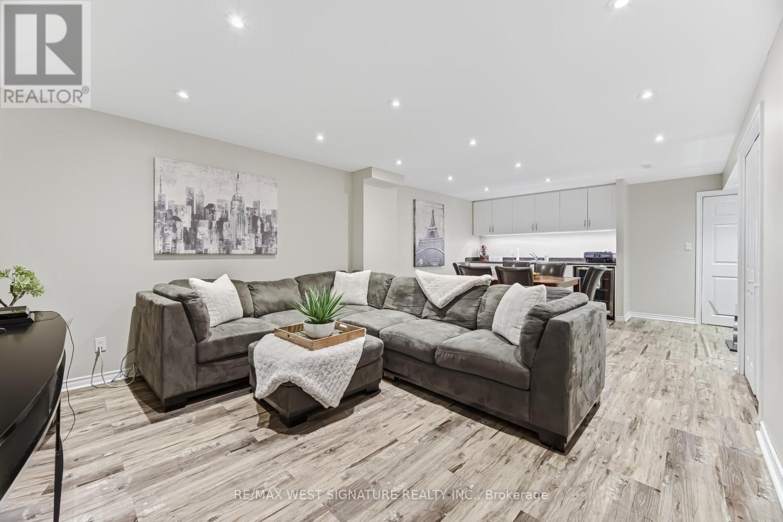 119 Castle Park Boulevard, Vaughan, Ontario  L4H 1X7 - Photo 24 - N12927900