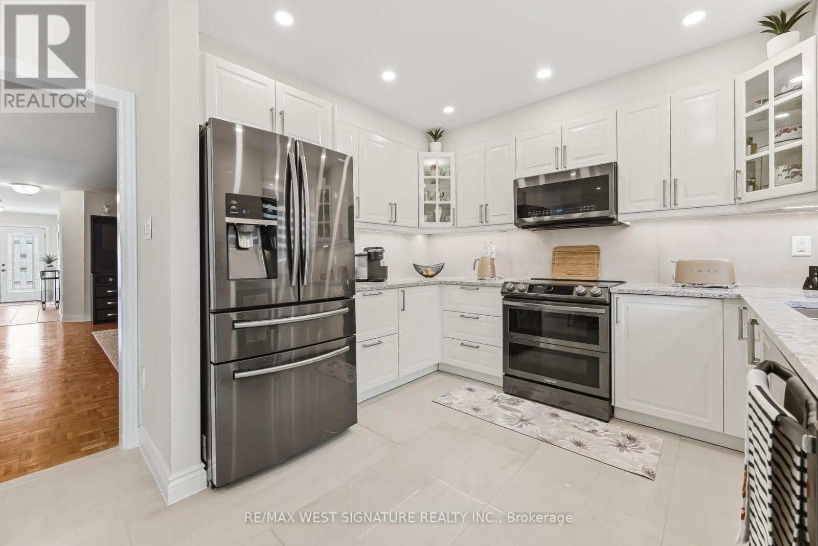 119 Castle Park Boulevard, Vaughan, Ontario  L4H 1X7 - Photo 10 - N12927900