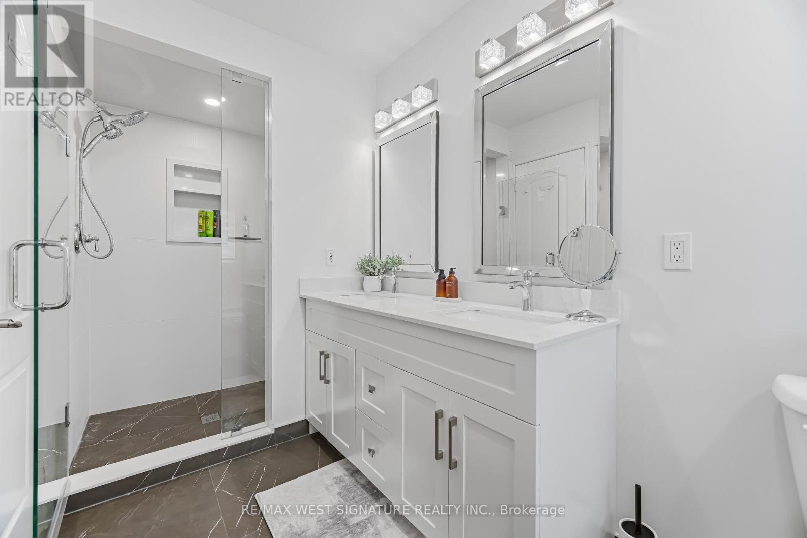 119 Castle Park Boulevard, Vaughan, Ontario  L4H 1X7 - Photo 18 - N12927900