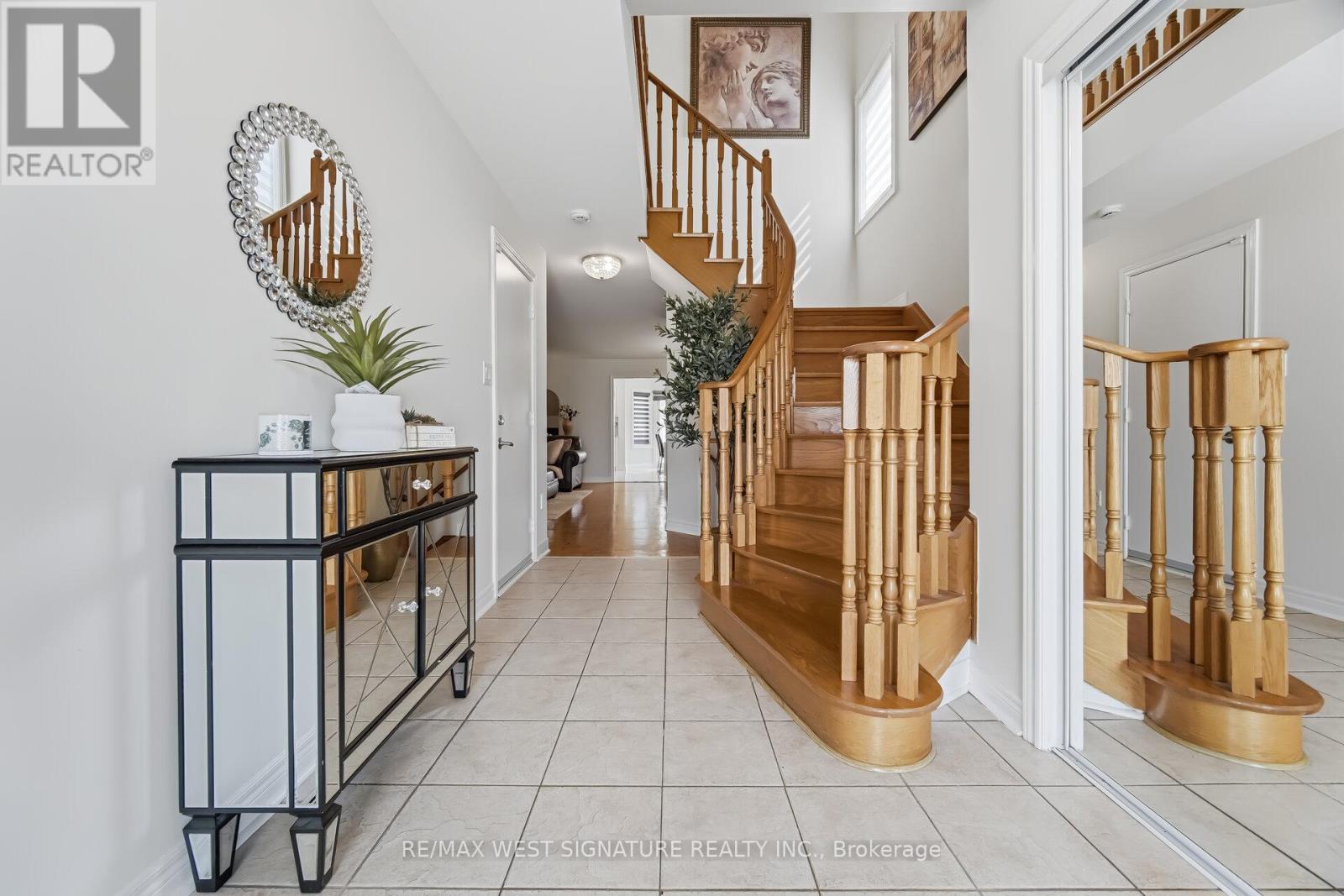 119 Castle Park Boulevard, Vaughan, Ontario  L4H 1X7 - Photo 4 - N12927900