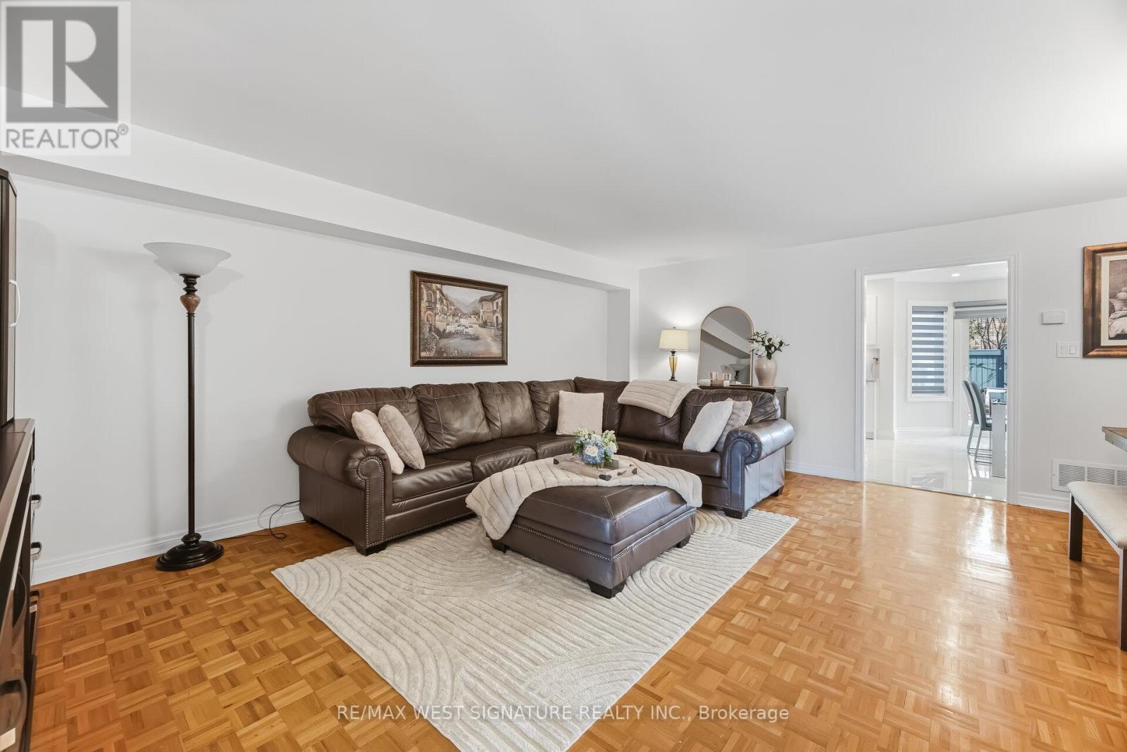 119 Castle Park Boulevard, Vaughan, Ontario  L4H 1X7 - Photo 6 - N12927900