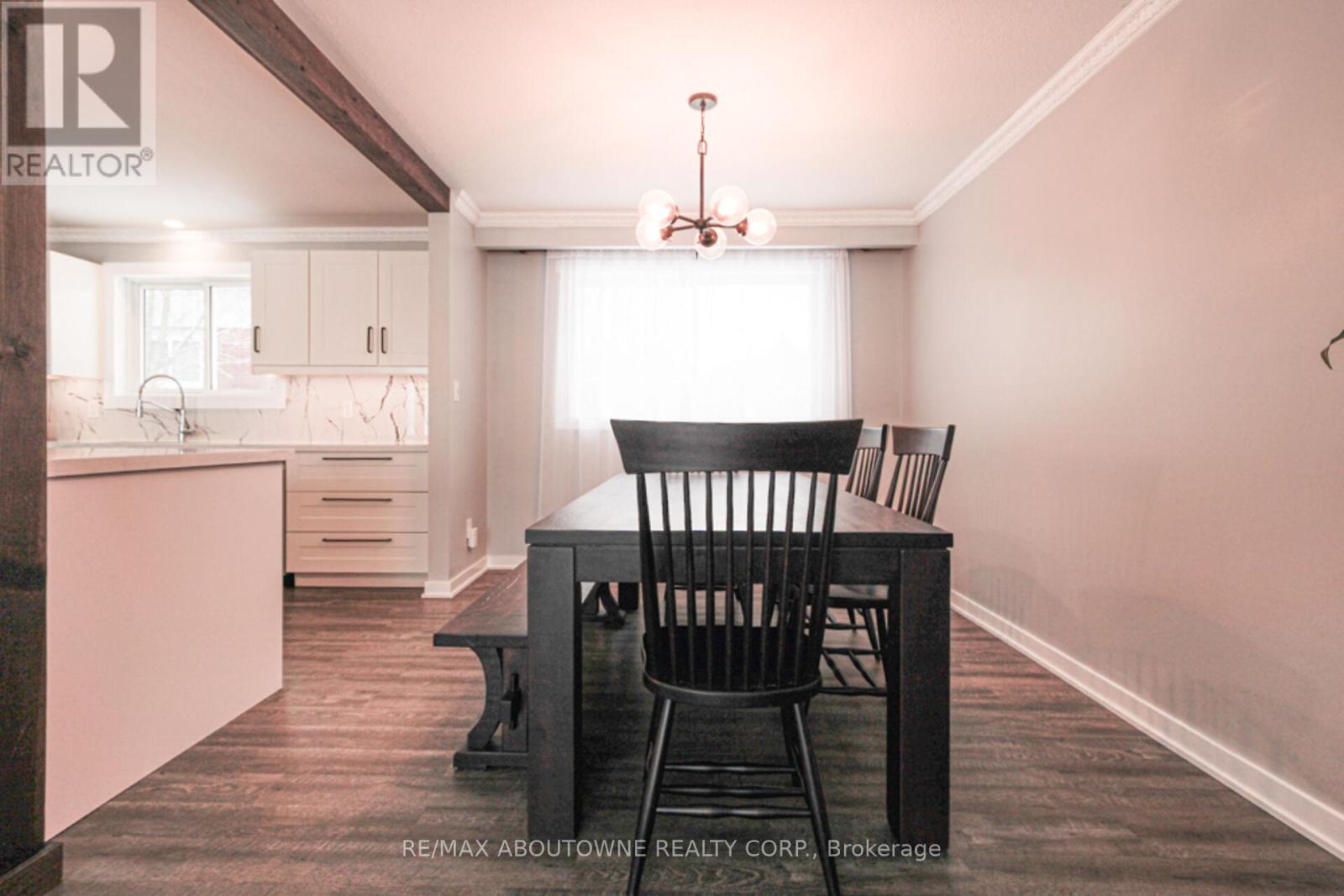 626 Cape Avenue, Burlington, Ontario  L7L 4M6 - Photo 19 - W12722618