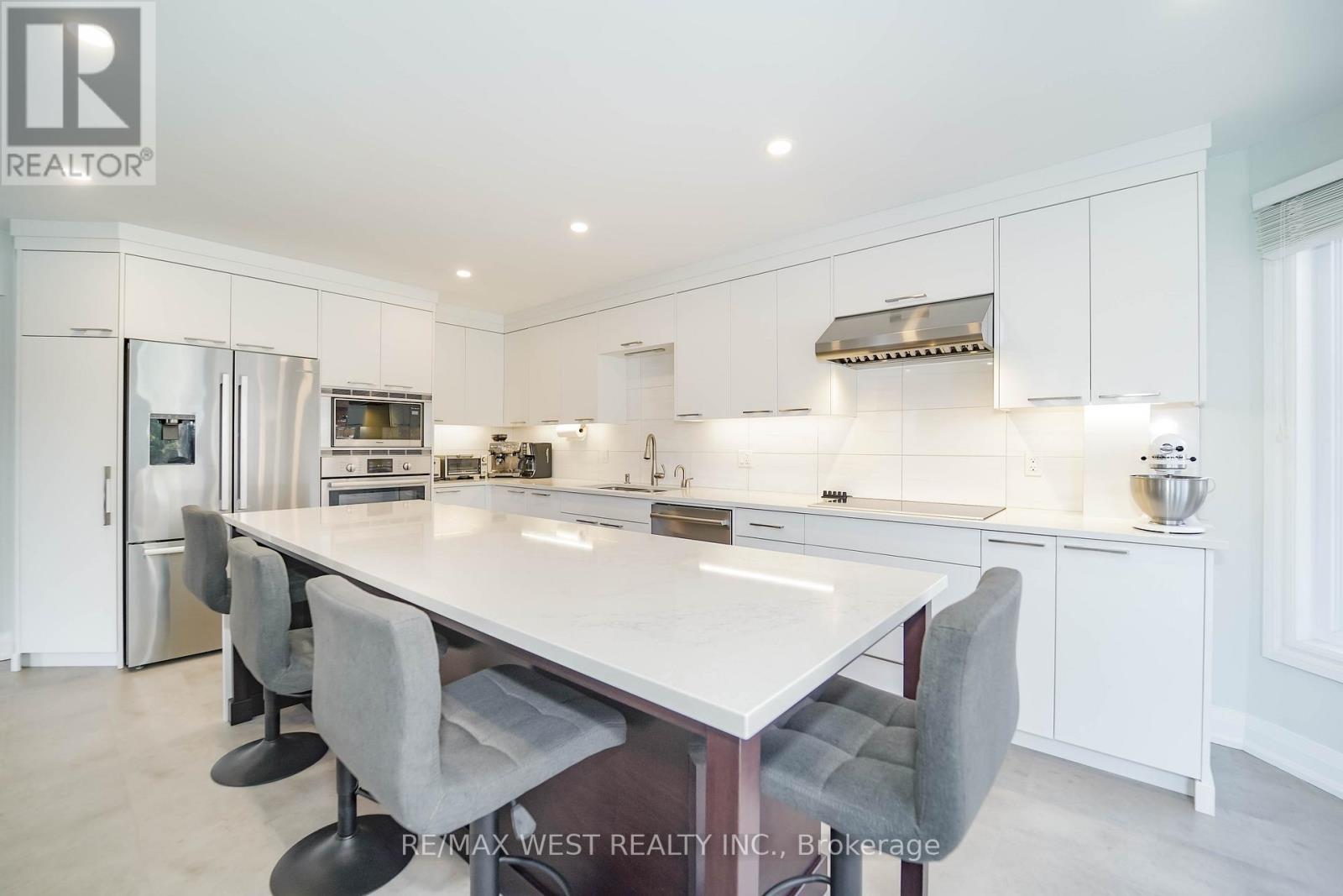 1155 Giles Gate, Oakville, Ontario  L6M 2S3 - Photo 5 - W12924348