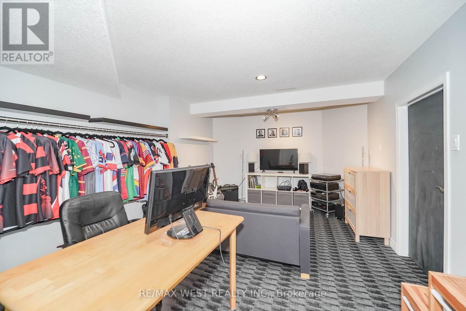 1155 Giles Gate, Oakville, Ontario  L6M 2S3 - Photo 17 - W12924348