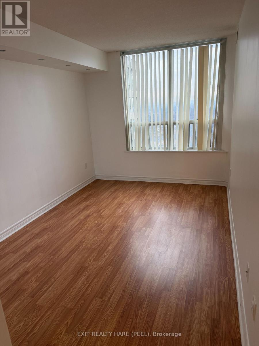 1502 - 11 Townsgate Drive, Vaughan, Ontario L4J 8G4 - Photo 2 - N12928164