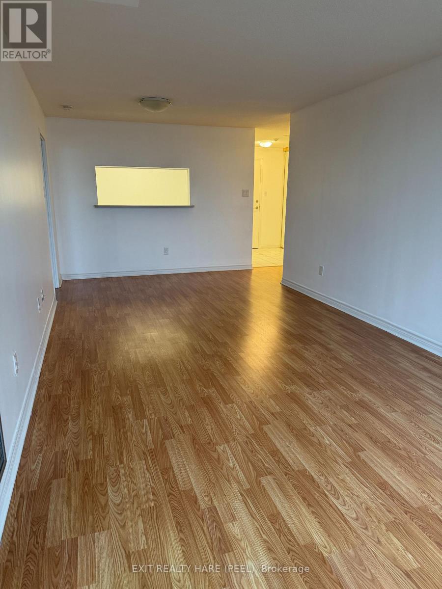 1502 - 11 Townsgate Drive, Vaughan, Ontario L4J 8G4 - Photo 4 - N12928164