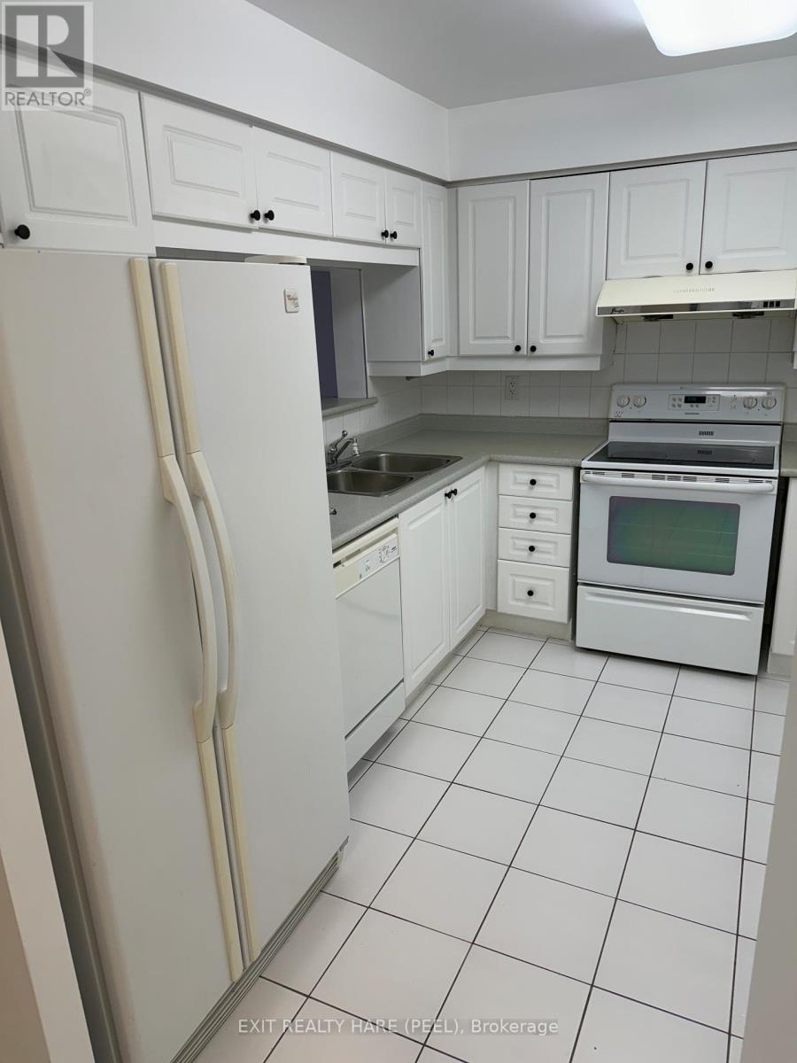 1502 - 11 Townsgate Drive, Vaughan, Ontario L4J 8G4 - Photo 7 - N12928164