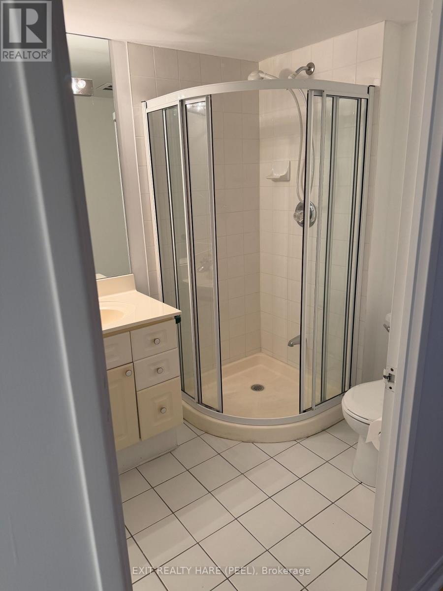 1502 - 11 Townsgate Drive, Vaughan, Ontario L4J 8G4 - Photo 8 - N12928164